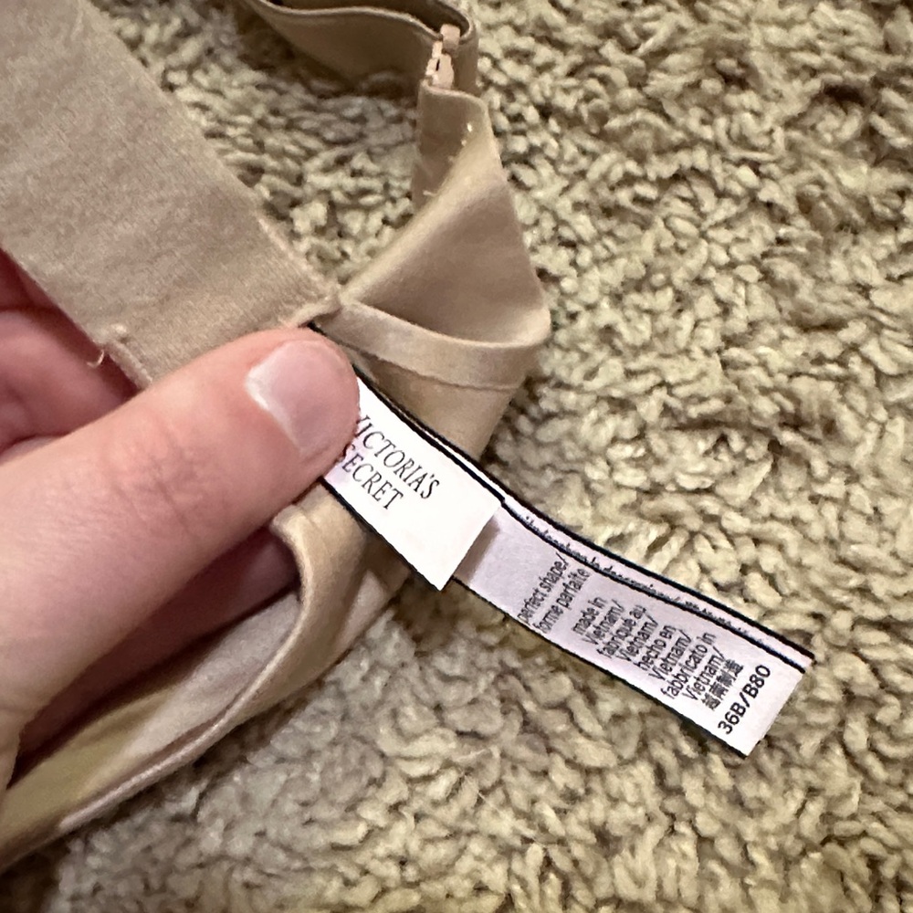 Victoria's Secret Dual-Tone Nude & Ivory T-Shirt Bra - Picture 3 of 7